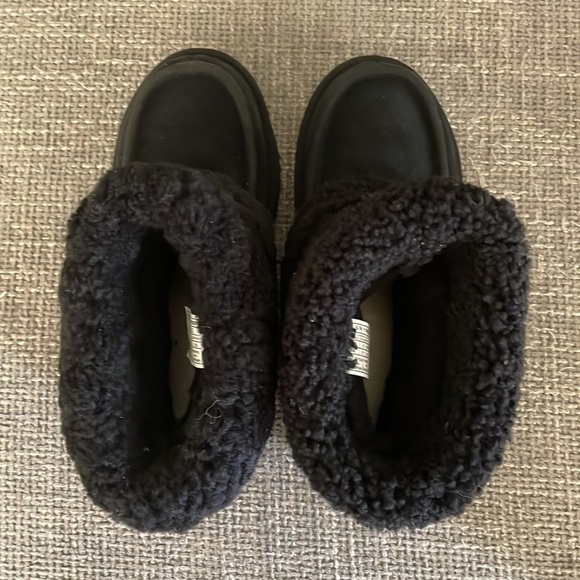 NWT UGG Mini Braided Boots! - Picture 11 of 11